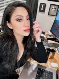 About to start my last & final project from this home studio in Huntington  Beach before the movers arrive in the morning to move me up to Marina Del  Rey! So many