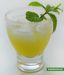 Vodka alla pesca o vodka a mela verde, triple sec, cointreau, martini extra dry Cocktail Con Martini Dry E Succo D Ananas Vino Cocktail Liquori Bibite Bevande Gastronomia Geniale Ricette Di Piatti Saporiti E Utili Per La Salute