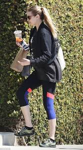 Yoga poses for sore muscles: Pregnant Whitney Port Shops In Yoga Pants And Jacket Daily Mail Online