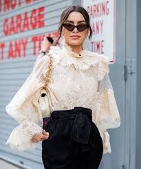 Often, high ponytail hairstyles can lack volume and texture the easiest way to recreate this 'do, is to curl your hair after you've tied it up, and not before. Easy Ponytail Hairstyles Cute Ideas To Wear Ponytails