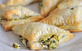 Pasta sfoglia con zucchine e mozzarella. Triangoli Sfoglia Con Zucchine Ottimo Anche Come Piatto Unico