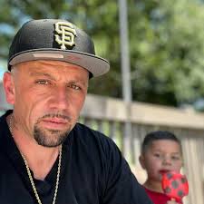 Somebody Kome get your Grama Keak Da Sneak