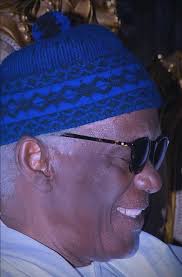 Goor gui sii zawiya mamam,goor gui yoor ndekhanée mak gni,goor gou nagoul  aye magam téfokh aye rakam,goor gii defar ndaw yii,goor gui yallah def sii  kholou dioulitt yii,goor guii...goor gui....goor gui..yalla na