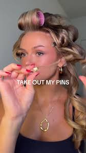 take out my pins w me!!!! these were maybe… best ever #pinnedcurls  #bigvolumehair #bouncyhair #volumehair #pinnedcurlsresults
