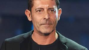 Non solo un cantante da televisione, ma una voce molto curiosità su luca laurenti. Luca Laurenti Malattia Figli E Vita Privata Del Partner Storico Di Paolo Bonolis Bigodino