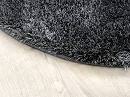 Teppich rund schwarz hochflor 160 cm. Schoner Und Weicher Hochflor Teppich Chester 24 Schwarz Mix Rund Floorpassion