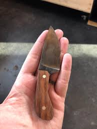 Clean and polish brass with vinegar and salt. First Knife 52100 Steel Heat Treated In My Forge Vinegar Patina Brass Corby Bolts And Some Unknown Hardwood Handle Bladesmith
