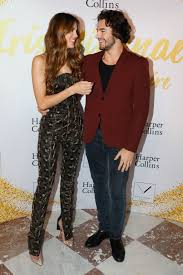 Pour le prime 2, iris mittenaere et anthony colette ont dansé un jive sur « cosmo » de soprano. Iris Mittenaere Et Anthony Colette En Couple Ils S Affichent Plus Complices Que Jamais