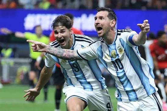 ⚽🇦🇷🇪🇬 ¡Increíble remontada! Romero y Messi rescatan a Argentina, que  empata 2-2 ante Egipto que buscan los octavos del Mundial. Lea más  https://bit.ly/4vLPUWd