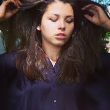 Lou Bernard (@lou_brnd)