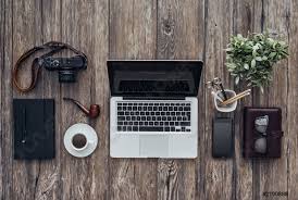 Schau dir unsere auswahl an hipster apartment an, um die tollsten einzigartigen oder spezialgefertigten, handgemachten stücke aus unseren shops zu finden. Hipster Desktop Foto Vorratig Crushpixel