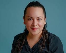 Elisa Crow's Instagram, Twitter & Facebook