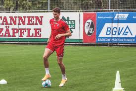 Til komt voor één seizoen op huurbasis over van spartak moskou. Sc Freiburg Twitterren Streich Uber Guus Til Er Ist Am Laufen Und Am Ball Das Geht Nicht Mehr Lange Ich Schatze Er Kommt Spatestens In Zwei Wochen Ins Mannschaftstraining Https T Co Olorgvut1c