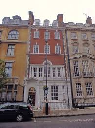 The Doctor, the Bus Driver and the Hoax