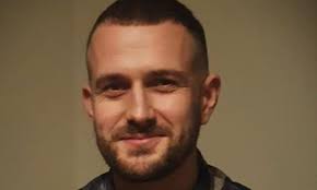 An Aberdeen entrepreneur beats 'hopeless drug addiction' to launch candle  business 🕯️ Ross as opened up