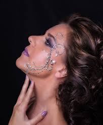 Be creative with you look Makeup by me