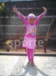 Takutnya jika terlalu padat, si kecil hindari dari kepanikan atau berteriak karena si anak bisa saja takut dan kaget. Baju Renang Anak Perempuan Umur 2 Tahun Berbagai Tahun