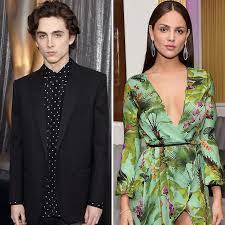 Timothée chalamet and eiza gonzalez spotted kissing during cabo san lucas getaway by antoinette bueno‍ 3:30 pm pdt, june 24, 2020 this video is unavailable because we were unable to load a. Best Twitter Reactions To Timothee Chalamet And Eiza Gonzalez S Steamy Pool Pics