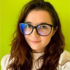 Diana Trif's Instagram, Twitter & Facebook