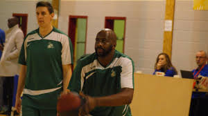 Tout au long de l'émission, les concurrents doivent répondre le plus rapidement. Basket Nationale 2 Akim Defoe Un Quadragenaire Toujours Aussi A L Aise Sous Les Paniers