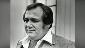 Slain drug smuggler Barry Seal's daughter sues to halt movie, 'American  Made,'