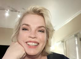 Thank you for all the love and support you've given me throughout my  journey. Without you, I wouldn't be here—feeling this optimistic, joyful,  and full of life. I love you all! 💖 |