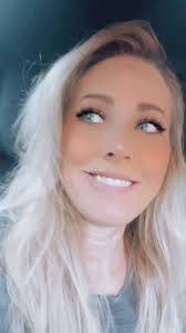 Molly Quigley's Instagram, Twitter & Facebook