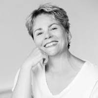 Iris Keen's Instagram, Twitter & Facebook