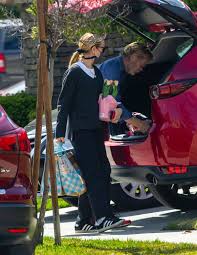 Again, the internet was super useful and yelp recommended. Felicity Huffman Arrives At A Friend S House In Lake Elsinore 03 21 2021 Hawtcelebs