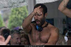 Tο «τίποτα» κερδίζει συνεχώς έδαφος. Antwnhs Kanakhs Ta Paidia Ektos Gamoy H Kontra Me Ton Arnaoytogloy H Apoxh Ap Th Thleorash Kai To 3espasma