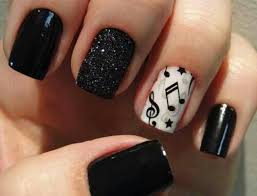 Las uñas esculpidas decoradas son una opción ideal para aquellas mujeres que no desean tener uñas acrílicas por el gran mantenimiento que conllevan. Modelos De Unas Esculpidas Negras Modelos De Unas