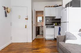 My one bedroom was around 550 square feet, i lived uptown. How Alli Sosna Makes Her Tiny Nyc Apartment Feel Huge Nyc Apartment Decorating Minimal Kitchen Design Nyc Apartment