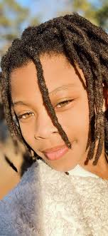 My daughter wants to b a photographer so she took her some pictures and  edited them ❤️