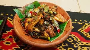 Ayam Tangkap Khas Aceh Salah Satu Menu Terbaik Menurut Saya Yang Ada Disini Rempah Banget Picture Of Sei Sapi Marase Bandung Tripadvisor