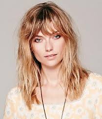 Pin By Sara Feuerhake On Hair Messy Wavy Hair Thin Hair Styles For Women Natural Hair Wigs