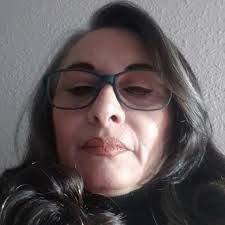 La Iglesia unida, enamorada del misterio eucarístico, eleva sus corazones  en profunda alabanza. Allí, donde el pan es cuerpo y el vino redención, el  amor de Dios se hace presencia viva, y