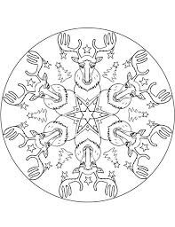 Les mandalas ont été utilisés depuis des siècles comme un outil de méditation le coloriage de mandala est un bon moyen de réduire l'angoisse et le stress. Mandala Noel 30 Idees Gratuites A Imprimer Pour Petits Et Grands Mandala Noel Mandala A Colorier Et Mandala