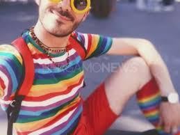 Sacerdoti bergamaschi sfilano al Milano Pride - BergamoNews