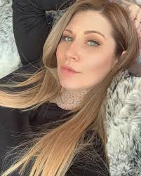 𝒩𝒾𝓀𝓀𝒾 𝒪𝓊𝒾𝓂𝑒𝓉𝓉𝑒 𝒮𝑒𝒿𝒶 ♥