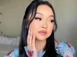 The 2021 Golden Globes Nail Looks We're Copying For Our Next Manicures