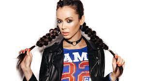5 hairstyles that are perfect for rainy days. 5 Easy Cute Rainy Day Hairstyles L Oreal Paris