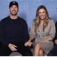 Chris evans, elizabeth olsen, paul bettany. Pin By Mauu I M On Marvel And More Marvel Marvel Avengers Movies Marvel Superheroes Elizabeth Olsen