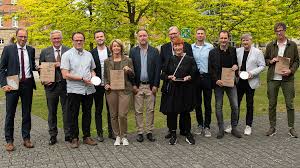 Ausstellung zum BDA OWL Architekturpreis im Foyer: Detmolder Schule für  Gestaltung