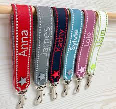 Porte Cle Brode Personnalise Prenom Surnom Ou Mot Couleur Etsy Porte Cle Broderie Porte Cle Personnalise