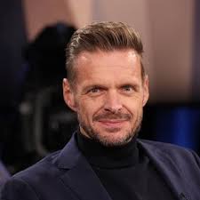 Rundum gelungen: "A Slight Change Of Plans" von Alex Bayer