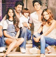 Shahrukh khan was born on 2 november 1965 in new delhi, india. Shah Rukh Khan S Family Picture Is Going Viral On The Internet And For Good Reason