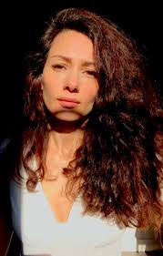 Plus sized model seeking work opportunities