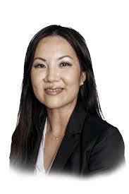 Denise Kayser's Instagram, Twitter & Facebook