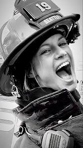 Descubre 900+ ideas de estacion 19 y mujer bombero