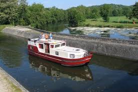 La péniche habitable et ses nombreux usages. Burgundy 1200 Bateau De Location Sans Permis